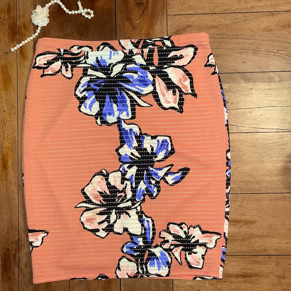 3/$12 Peach floral print casual wveryday Bar III pencil skirt size XXL